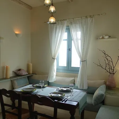 Traditional In Kastro Apartment Sikinos